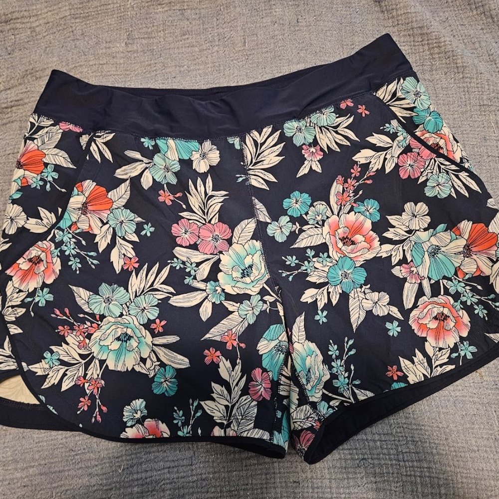 UGC Land's End Quick Dry Short with Built in Liner (size 16)